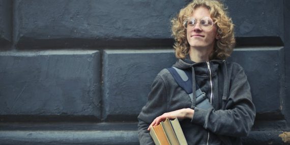 Gunumuzun-Gunlukleri-Mahremden-Kamusala-Bir-Yolculuk-featured