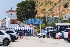 Shirley-MacLaine-918217lik-Hollywood-Ikonu-Malibu8217da-Goruntulendi-featured