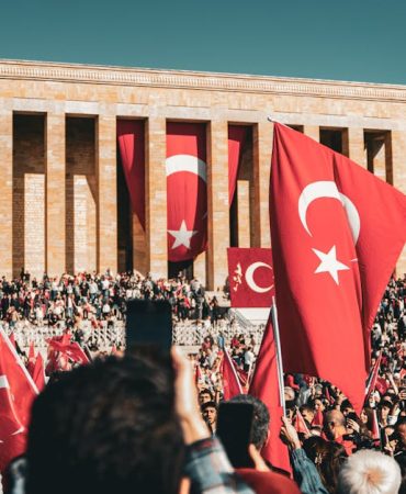 Mine-Kirikkanat-8216Kilic-Artigi8217-Tweeti-Sonrasi-Cumhuriyet8217ten-Kovuldu-featured