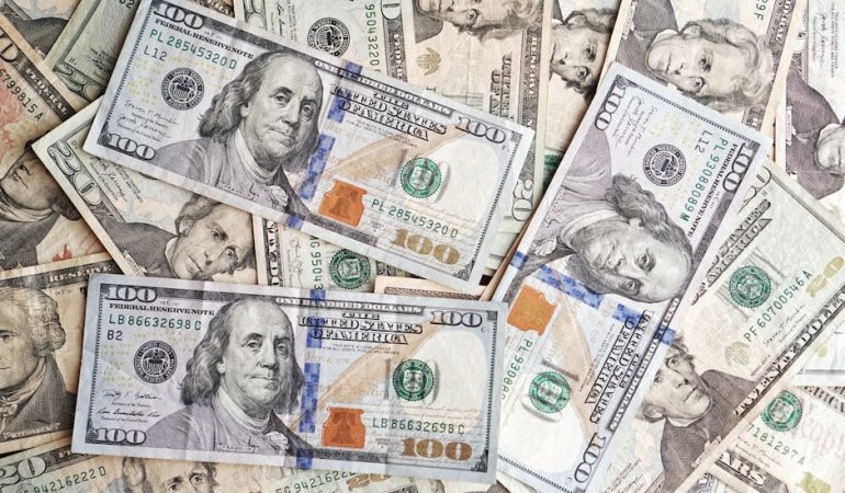 Nisan-Cari-Acigi-Beklentileri-Asti-7.5-Milyar-Dolarlik-Acik-featured