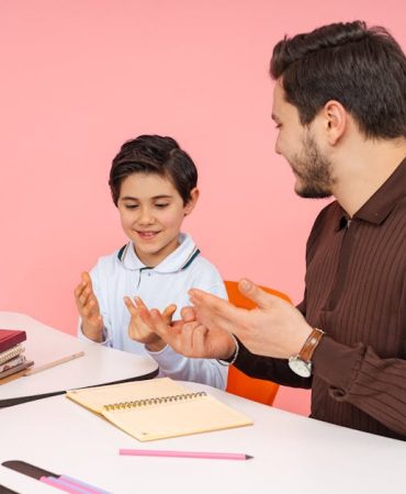 Okul-Fobisi-Belirtileri-Nedenleri-ve-Ailelerin-Rolu-featured